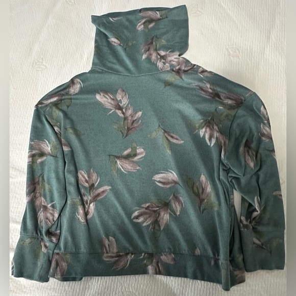 Reitmans Women’s Floral Sweater -Size XL - Picture 3 of 5